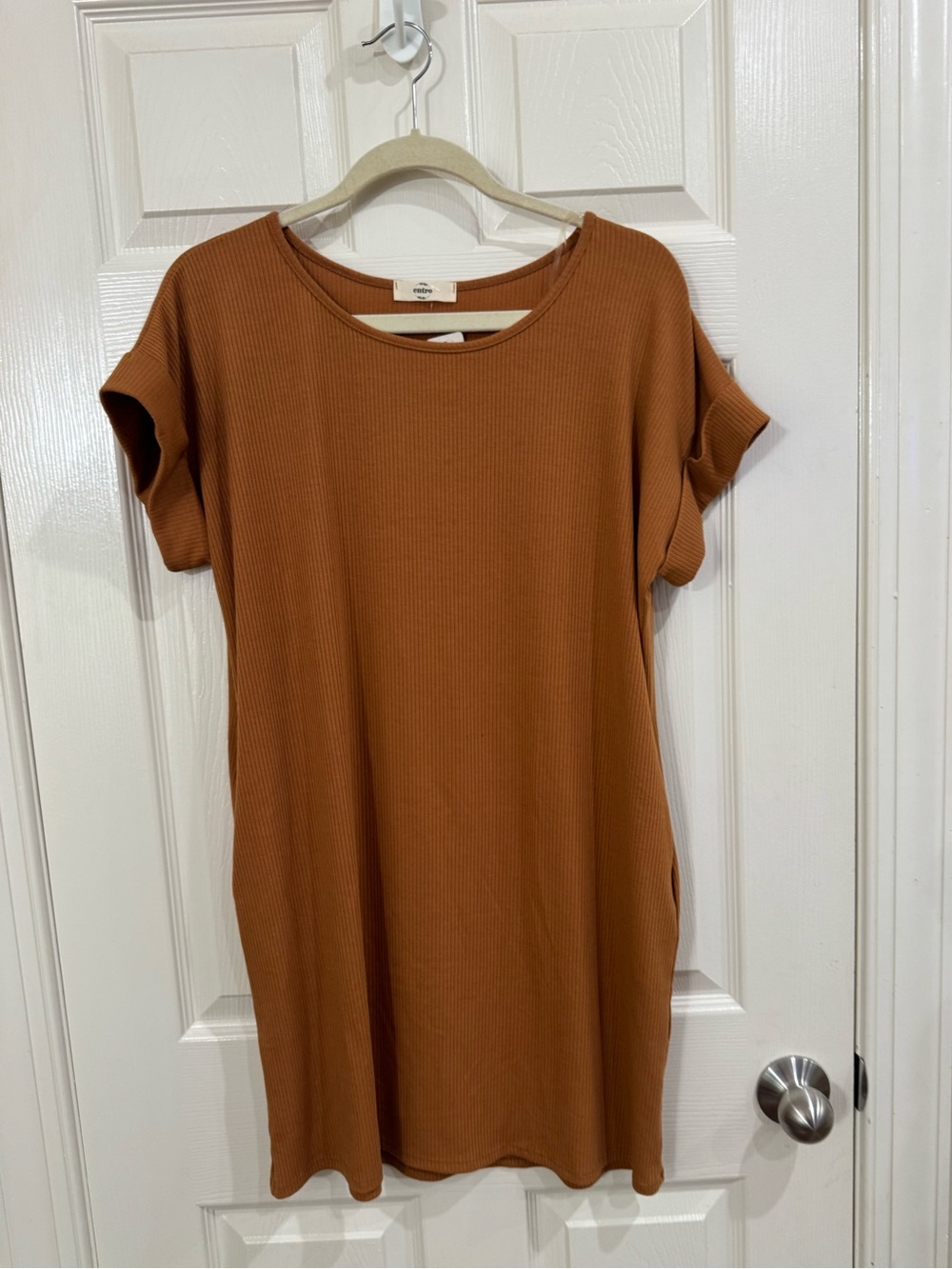 entro Ribbed Midi Dress in Rust Brown